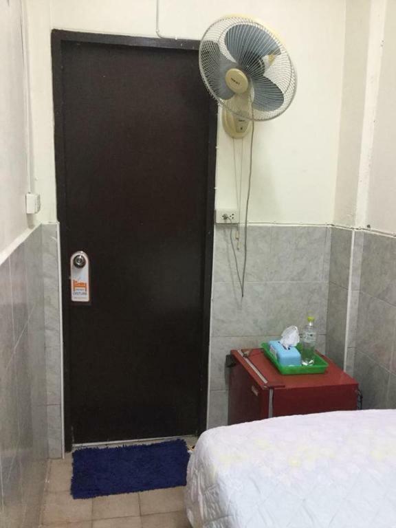 Miggy Guest House (Adults Only) Μπανγκόκ Εξωτερικό φωτογραφία